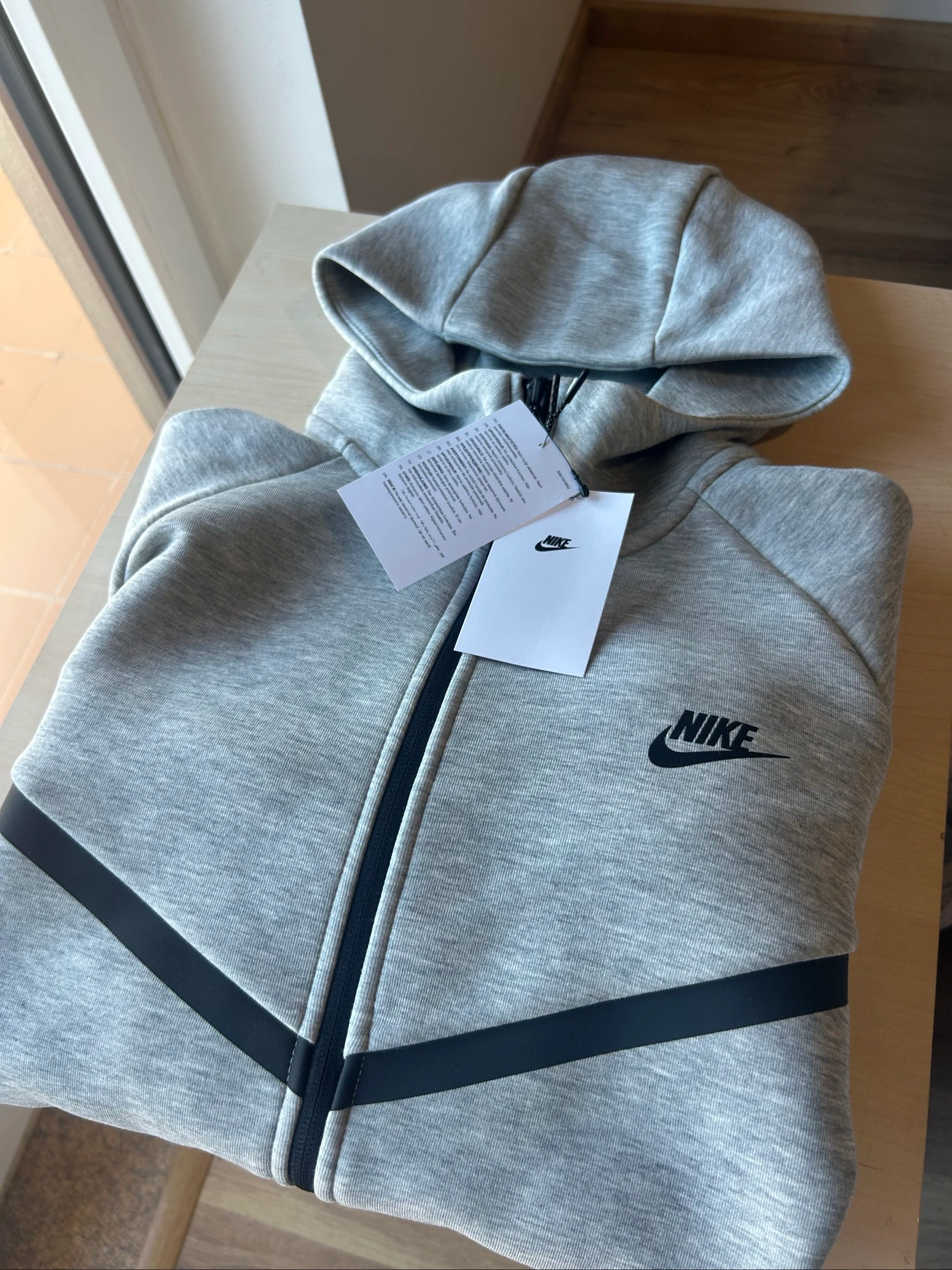 Nike Tech Fleece Gris – Tamaño L | Nuevo | Precio Imbatible – photo 2